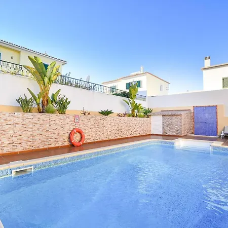 Villa By Mtphomes *