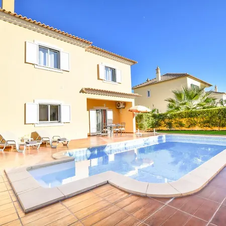 By Mtphomes Villa Alcantarilha