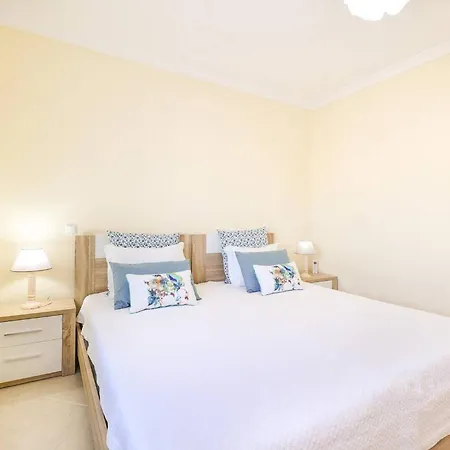 By Mtphomes * Alcantarilha